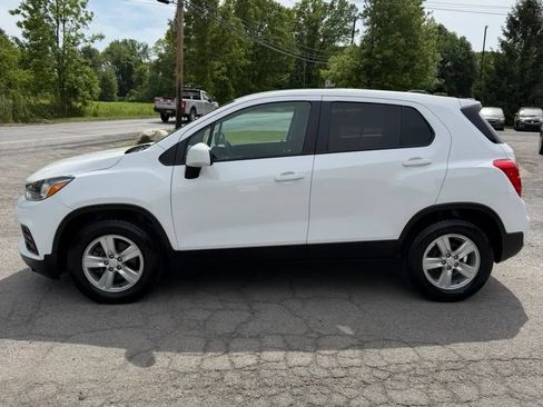 Used 2021 Chevrolet Trax LS w/ Tint and Cruise Package FWD image 3