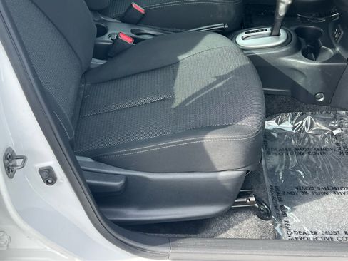 Used 2018 Nissan Versa SV FWD image 18