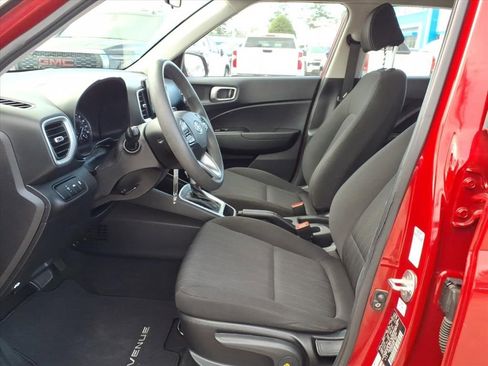 Used 2021 Hyundai Venue SE image 19