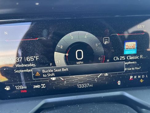 Used 2024 GMC Acadia Elevation w/ Luxury Package AWD/4WD image 10
