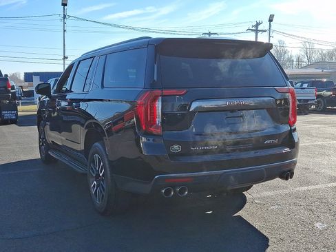 Used 2023 GMC Yukon XL AT4 image 8
