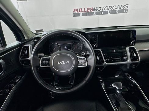Used 2022 Kia Sorento SX image 11