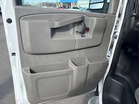 Used 2024 Chevrolet Express 2500 w/ Driver Convenience Package RWD image 19