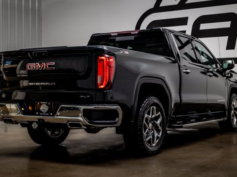 Used 2023 GMC Sierra 1500 SLT w/ SLT Premium Plus Package AWD/4WD image 35