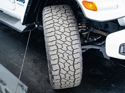 Used 2021 Jeep Wrangler Unlimited Sahara image 42