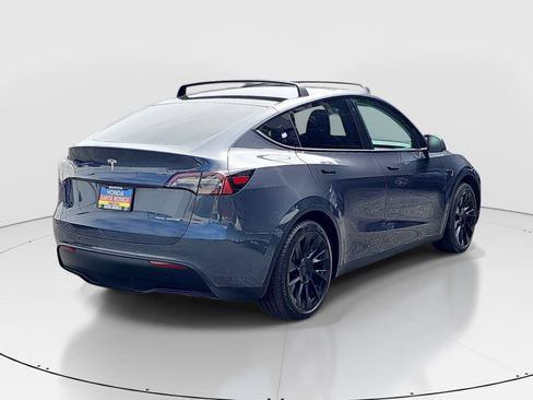 Used 2021 Tesla Model Y Long Range AWD/4WD image 5