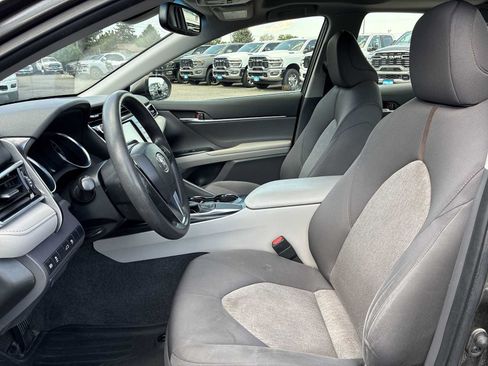 Used 2018 Toyota Camry LE w/ Moonroof Package FWD image 13