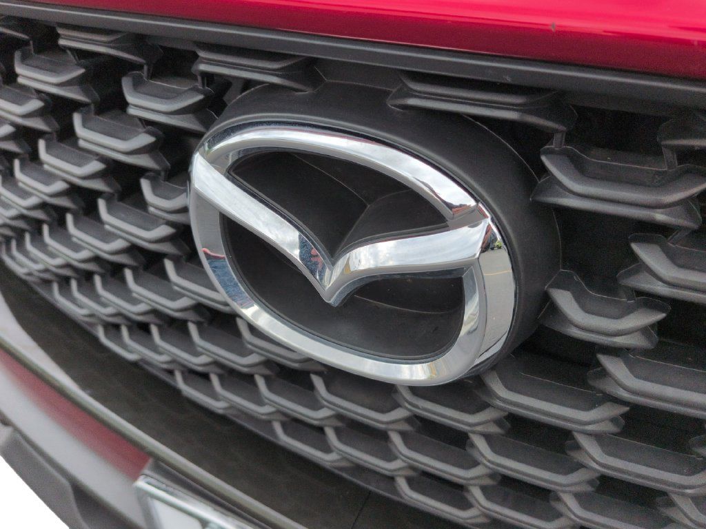 Used 2025 MAZDA CX-50 AWD 2.5 S w/ Premium Package image 32