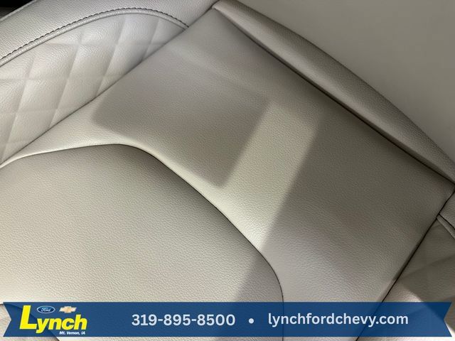 Used 2024 Ford Edge Titanium AWD/4WD image 8