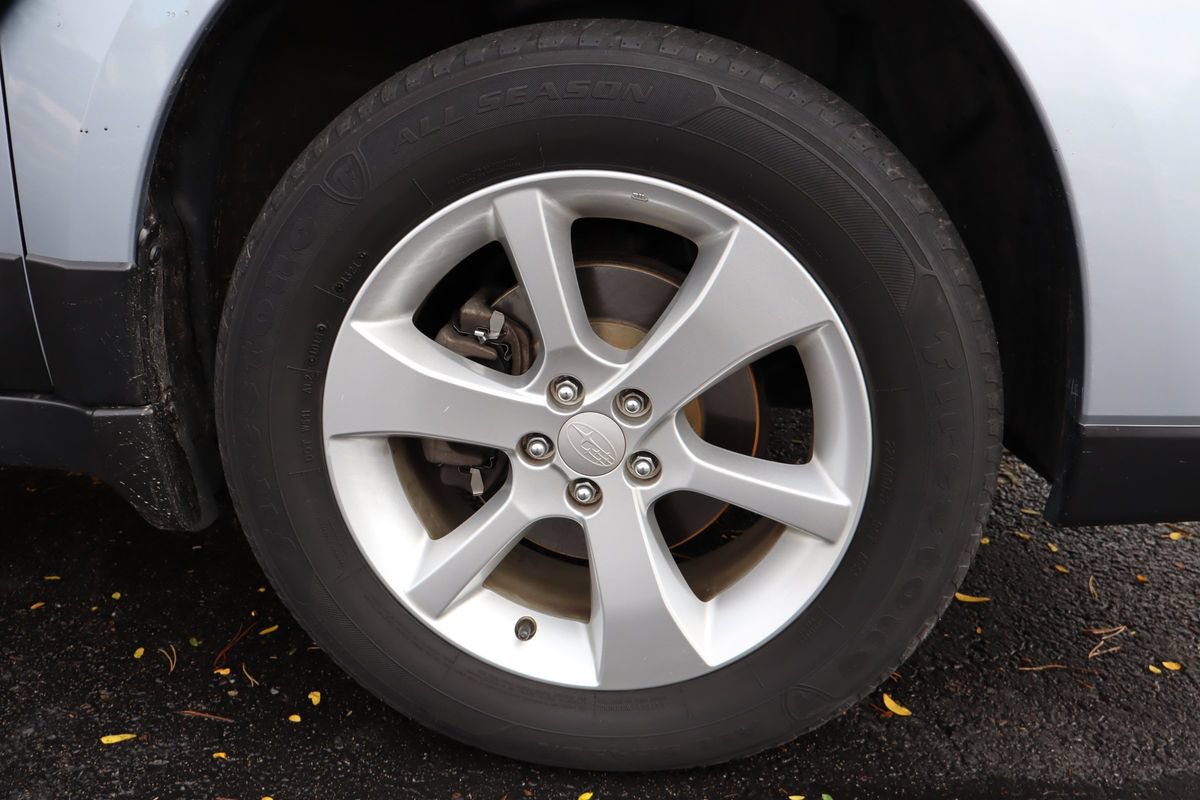 Used 2013 Subaru Outback 2.5i Premium AWD/4WD image 44