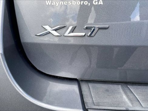 Used 2021 Ford Explorer XLT w/ Equipment Group 202A RWD image 8