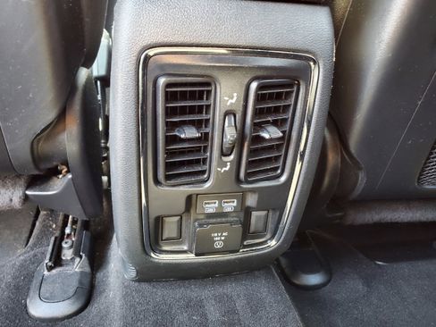 Used 2019 Jeep Grand Cherokee Limited w/ Trailer Tow Group IV AWD/4WD image 30