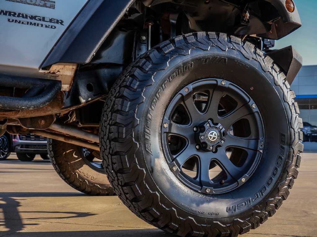Used 2010 Jeep Wrangler Unlimited Sport AWD/4WD image 9