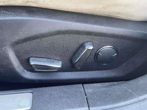 Used 2017 Ford Fusion Energi Titanium FWD image 18