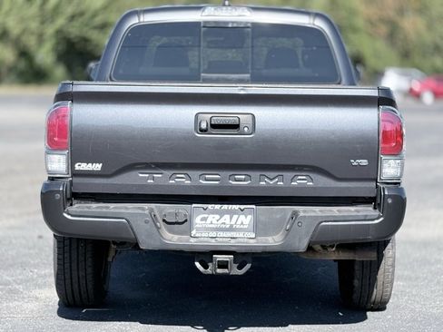 Used 2022 Toyota Tacoma TRD Off-Road image 6