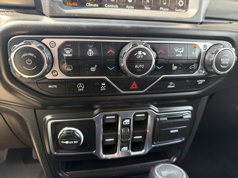 Used 2023 Jeep Wrangler Unlimited Sport AWD/4WD image 27