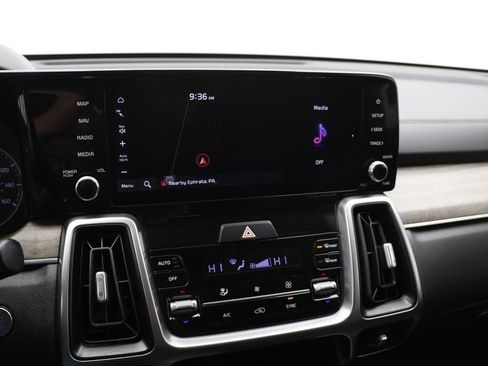 Used 2023 Kia Sorento S image 21
