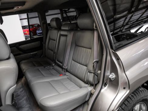 Used 2006 Toyota Land Cruiser image 39