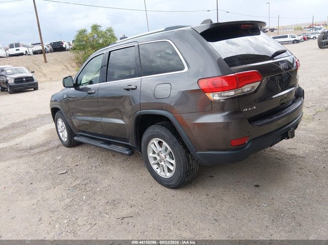 Used 2018 Jeep Grand Cherokee Laredo AWD/4WD image 3