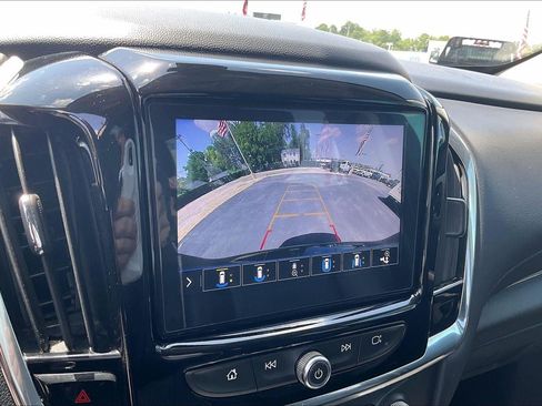 Used 2021 Chevrolet Traverse RS w/ LPO, Floor Liner Package FWD image 21