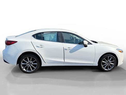 Used 2018 MAZDA MAZDA3 Touring FWD image 6