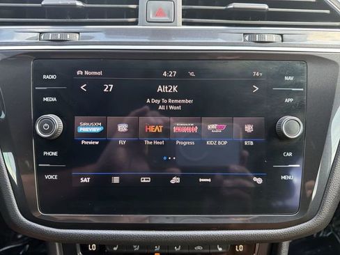 Used 2019 Volkswagen Tiguan SEL R-Line AWD/4WD image 16