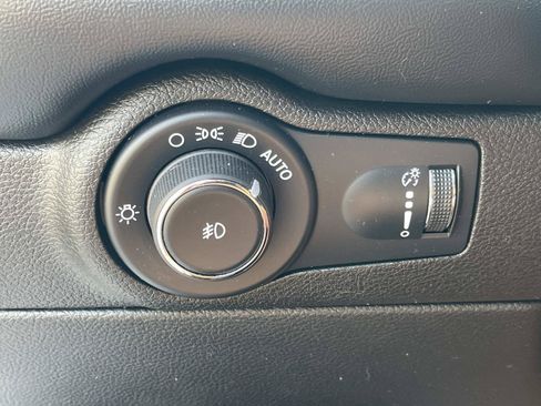 Used 2023 Dodge Durango R/T RWD image 40