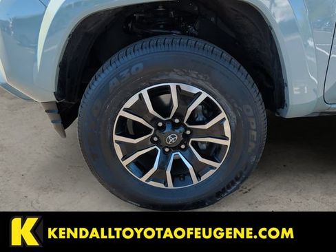 Used 2023 Toyota Tacoma TRD Sport w/ TRD Premium Sport Package AWD/4WD image 9