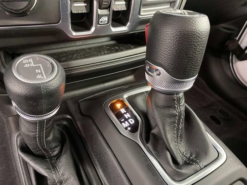 Used 2025 Jeep Wrangler Unlimited Sport AWD/4WD image 23