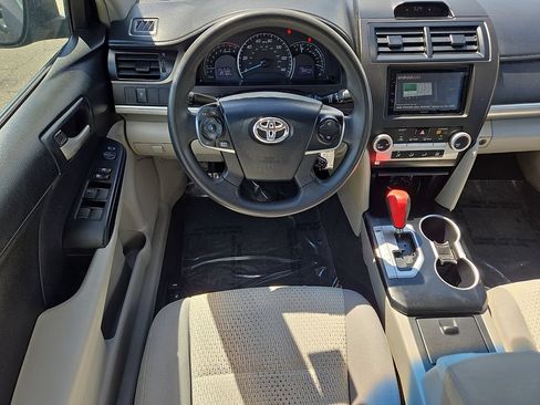 Used 2013 Toyota Camry LE FWD image 18