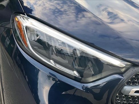 Used 2023 Mercedes-Benz GLC 300 4MATIC image 25