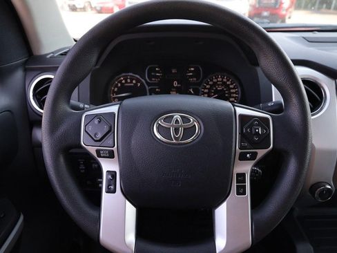 Used 2018 Toyota Tundra SR5 w/ SR5 Upgrade Package AWD/4WD image 10