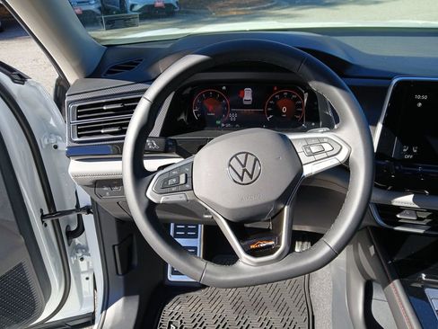 New 2026 Volkswagen Atlas Peak Edition image 14