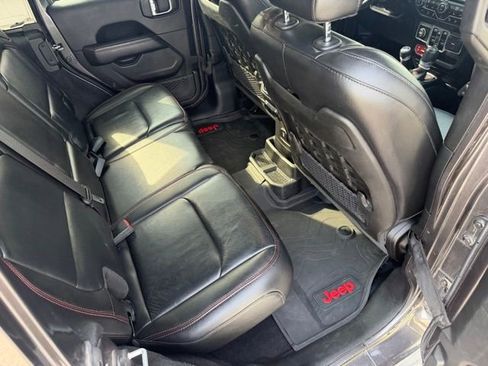 Used 2019 Jeep Wrangler Unlimited Rubicon w/ Advanced Safety Group AWD/4WD image 31