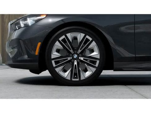 New 2026 BMW 530i xDrive w/ Premium Package image 9