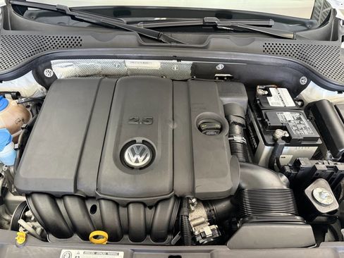 Used 2014 Volkswagen Beetle 2.5 image 35