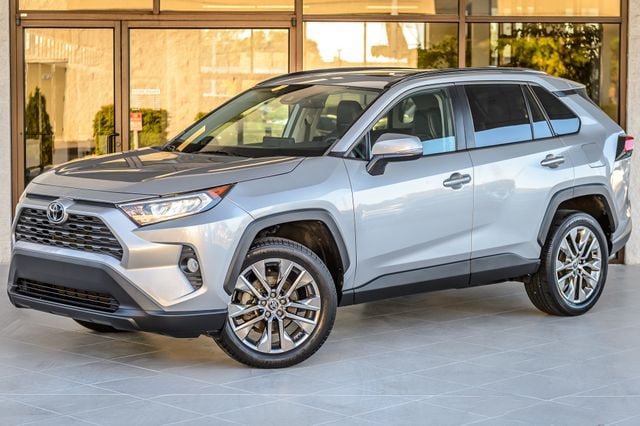 Used 2021 Toyota RAV4 XLE Premium FWD image 2