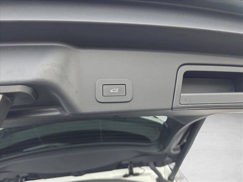 Certified 2024 Land Rover Range Rover Evoque S image 6