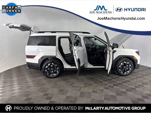 Certified 2025 Hyundai Santa Fe SEL image 17
