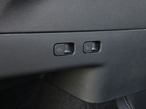 Used 2023 Tesla Model Y Long Range image 24