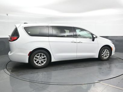 Used 2023 Chrysler Pacifica Touring-L