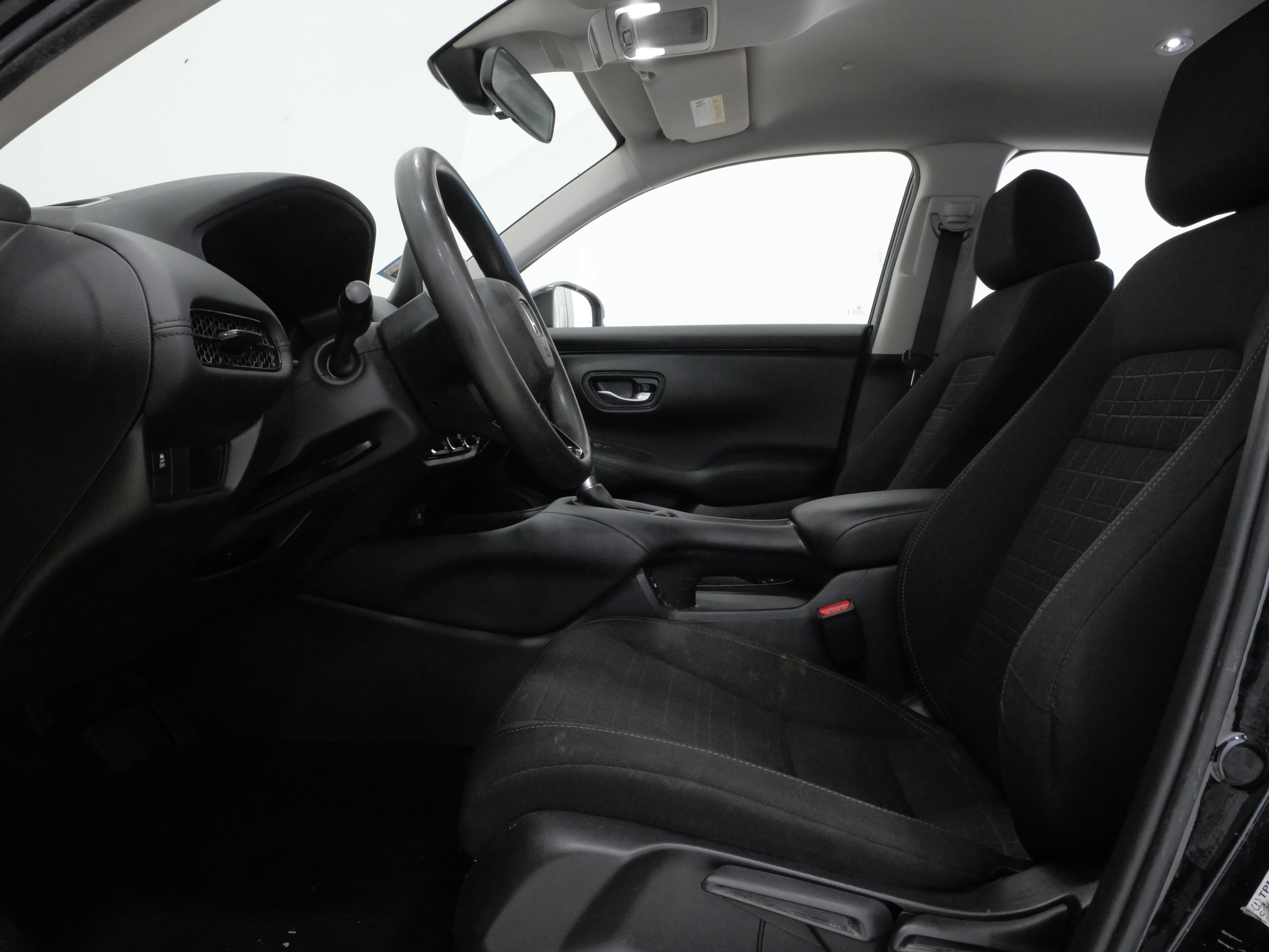 Used 2024 Honda HR-V LX image 11