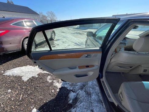 Used 2005 Toyota Avalon XL image 24