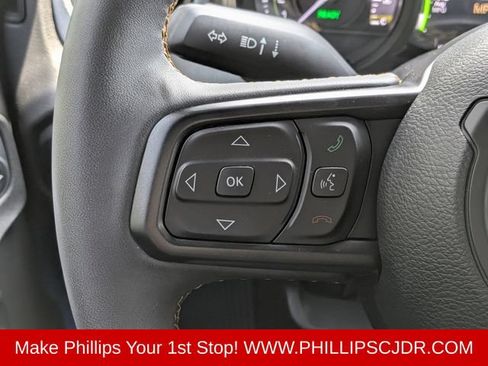 Used 2024 Jeep Wrangler Unlimited AWD/4WD image 24
