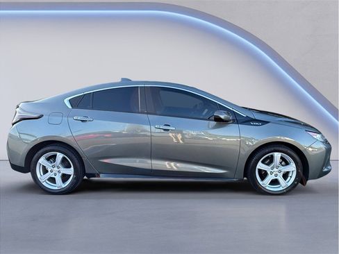 Used 2017 Chevrolet Volt LT image 7