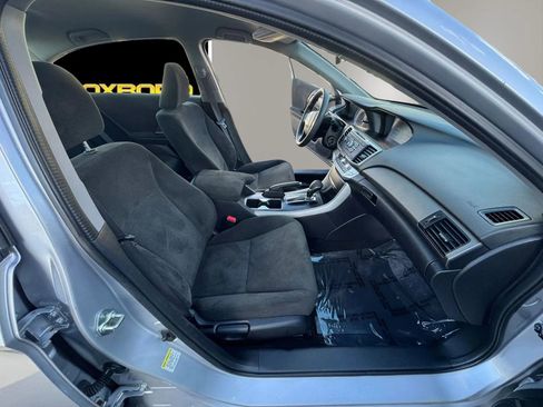 Used 2013 Honda Accord LX image 17