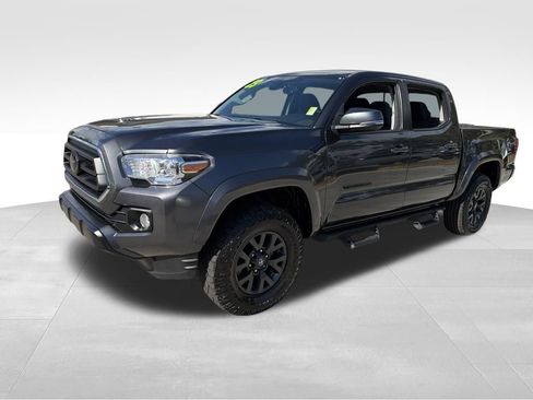 Used 2023 Toyota Tacoma SR5 w/ Technology Package AWD/4WD image 3