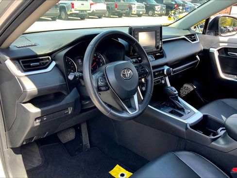 Used 2022 Toyota RAV4 XLE Premium FWD image 18