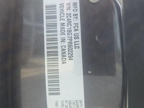Used 2023 Chrysler Pacifica Touring-L FWD image 10