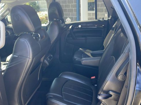 Used 2017 Buick Enclave Leather AWD/4WD image 18